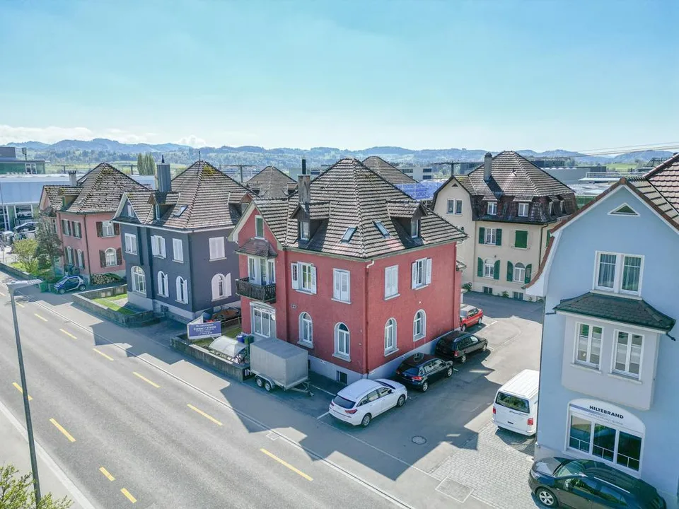 Mehrfamilienhaus an guter Lage mit vielseitiger Nutzung