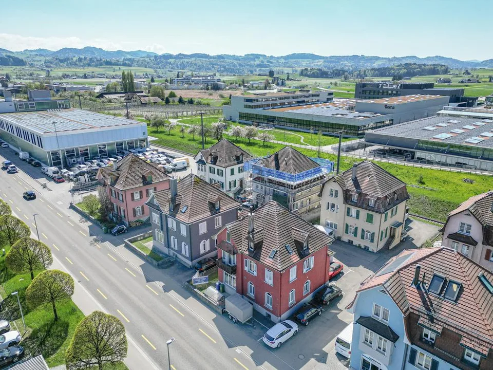 Mehrfamilienhaus an guter Lage mit vielseitiger Nutzung