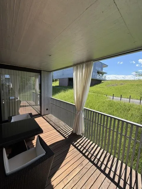Moderne 2.5-Zimmer-Terrassenwohnung in Jona – Minergie-zertifiziert