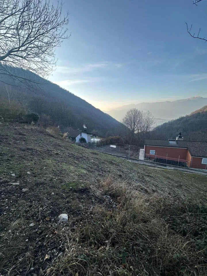 terreno edificabile di 623 m2 molto tranquilla, soleggiata con bell... – Foto 13 von 18