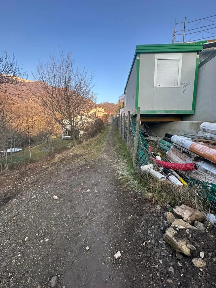 terreno edificabile di 623 m2 molto tranquilla, soleggiata con bell...