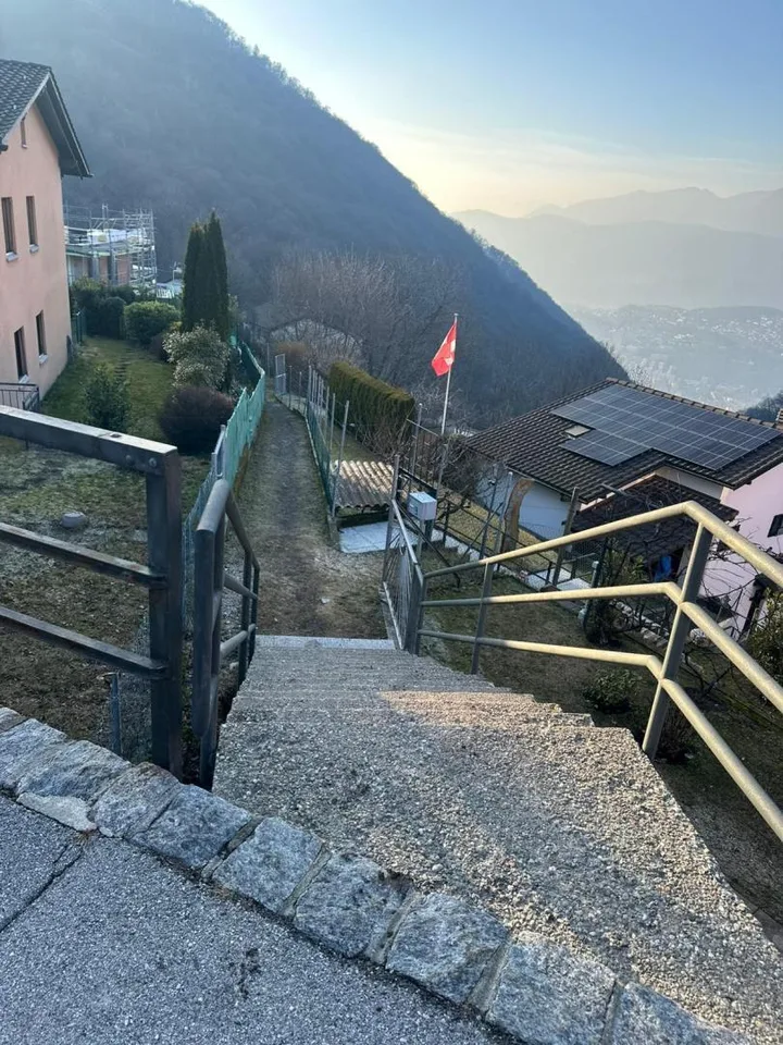 terreno edificabile di 623 m2 molto tranquilla, soleggiata con bell... – Foto 10 von 18