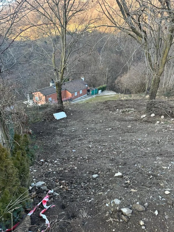 terreno edificabile di 623 m2 molto tranquilla, soleggiata con bell...