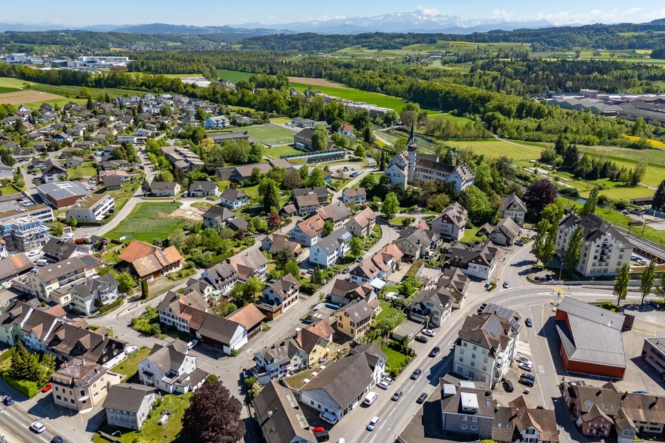 Schönes Wohnhaus mit Garten mitten im Dorfkern
