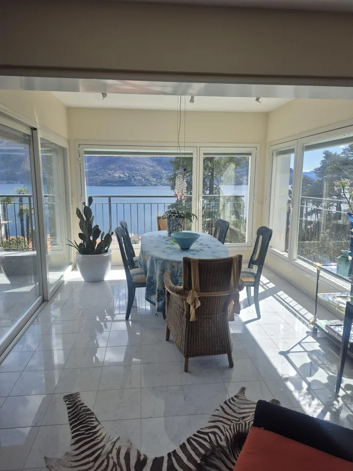BRISSAGO- Attico 4.5 alto standing con giardino e vista lago