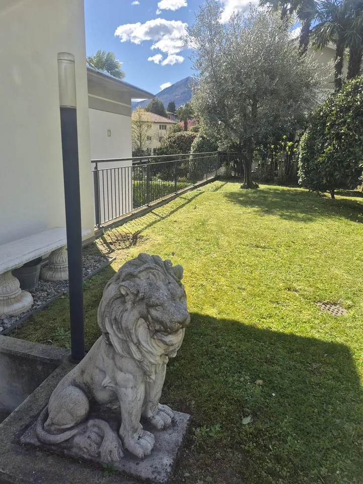 BRISSAGO- Attico 4.5 alto standing con giardino e vista lago – Foto 11 von 12