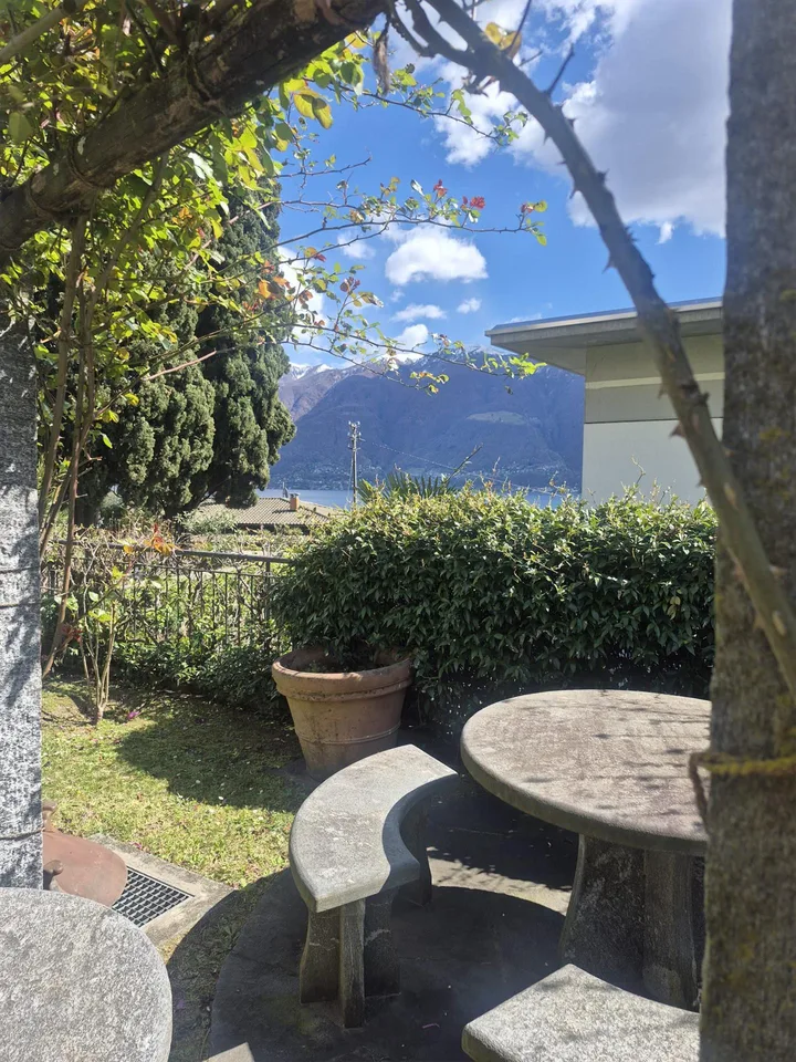 BRISSAGO- Attico 4.5 alto standing con giardino e vista lago – Foto 12 von 12