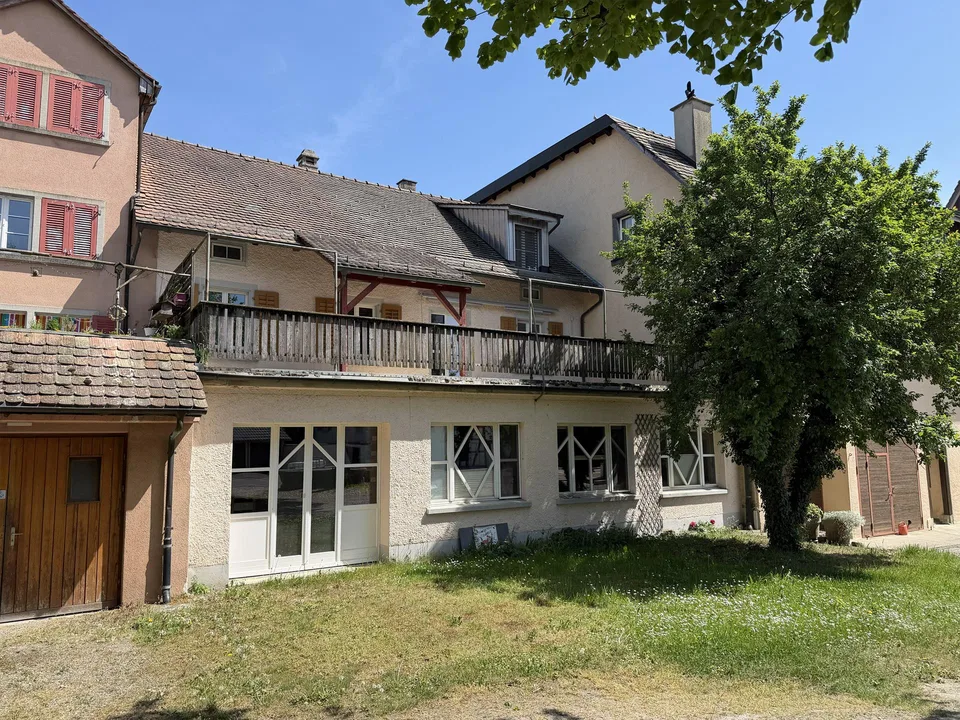 Grosszügiges Wohnhaus mit 2-3 Wohnungen und Ausbaupotential im Städtli