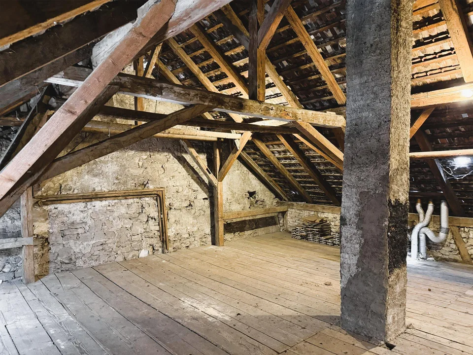 Grosszügiges Wohnhaus mit 2-3 Wohnungen und Ausbaupotential im Städtli – Foto 17 von 18