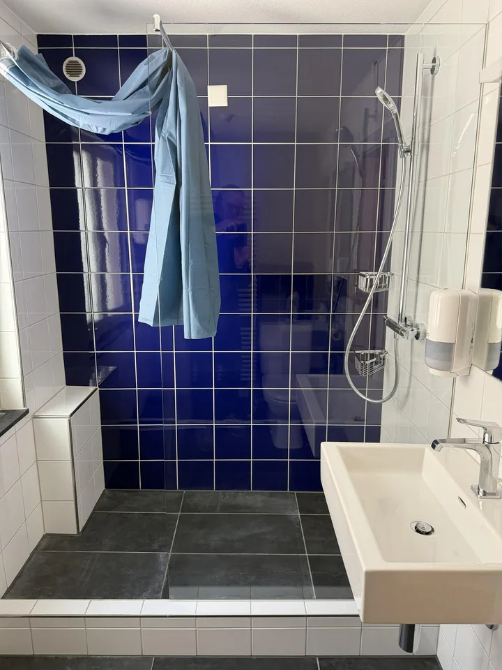 Grosszügiges Wohnhaus mit 2-3 Wohnungen und Ausbaupotential im Städtli – Foto 13 von 18