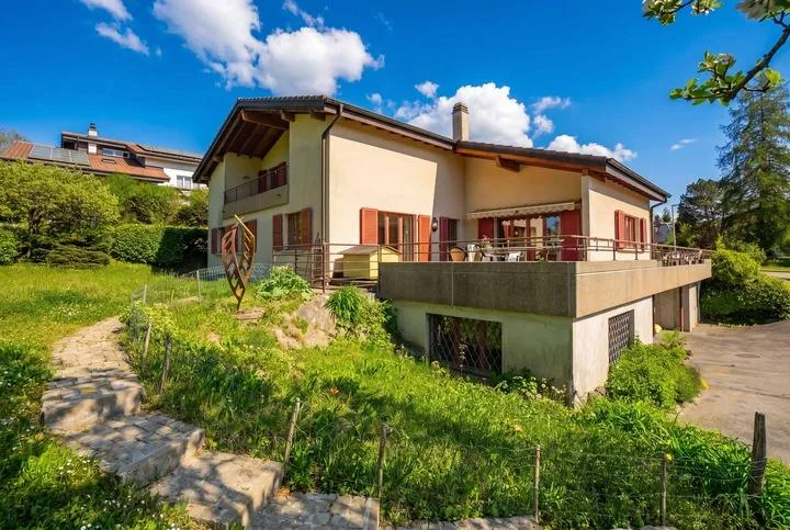 GROSSE CHANCE IN FREIBURG - MEHRFAMILIENHAUS MIT 3 WOHNUNGEN