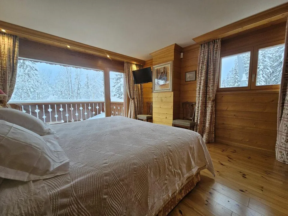 Appartement 5,5 pièces avec piscine intérieure, ski in and out