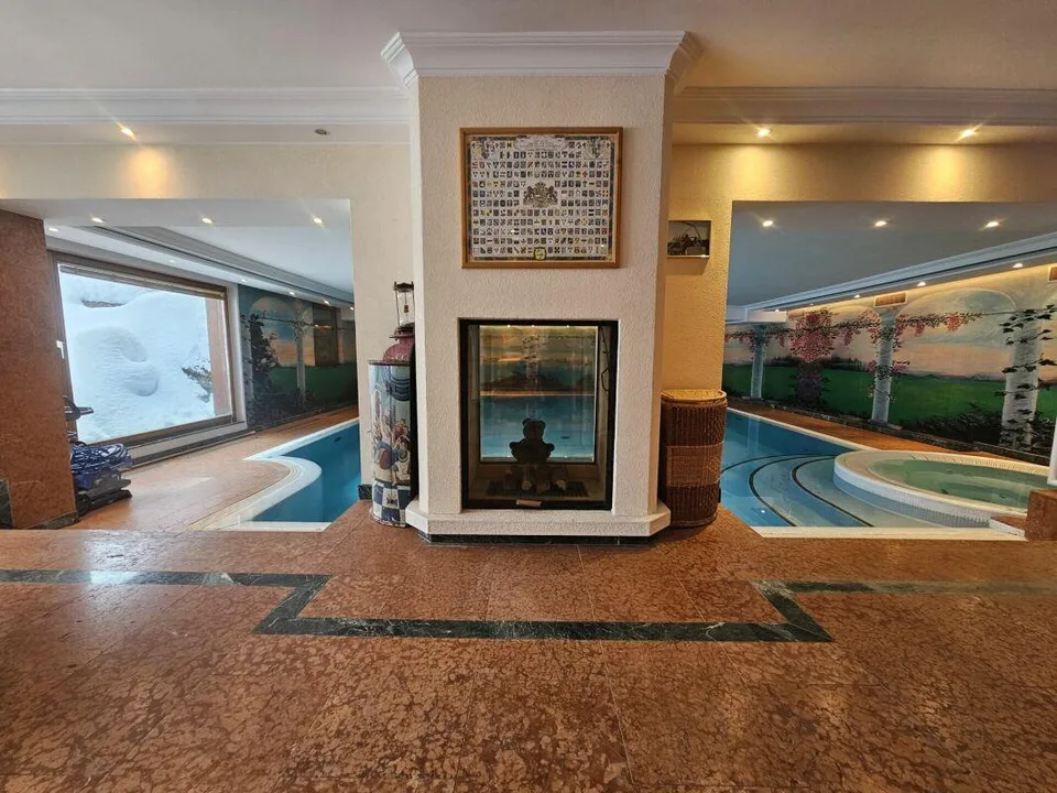 Appartement 5,5 pièces avec piscine intérieure, ski in and out