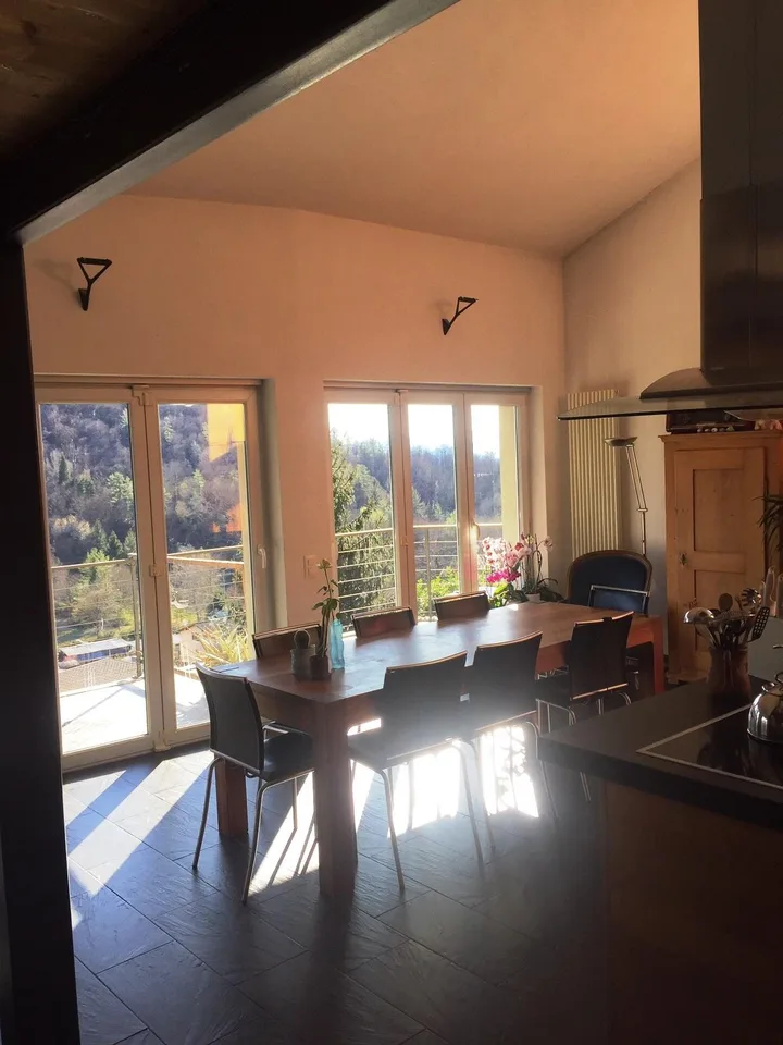 Casa unifamiliare con vista panoramica e giardino – foto 7 di 11