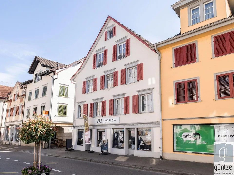 Zweifamilienhaus mit Ladengeschäft - gut geeignet zur Selbstnutzung