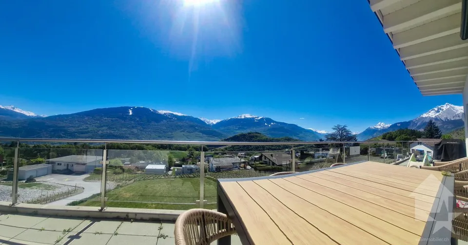 Superbe attique de 5.5 pièces, magnifique vue, calme et ensoleillé
