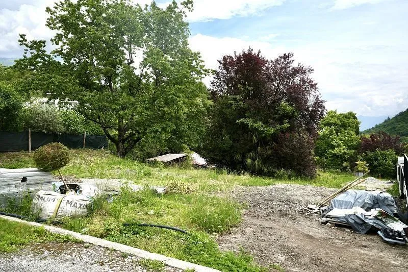 Bauland von 570 m2 an ruhiger, sonniger Aussichtslage / terreno edi...