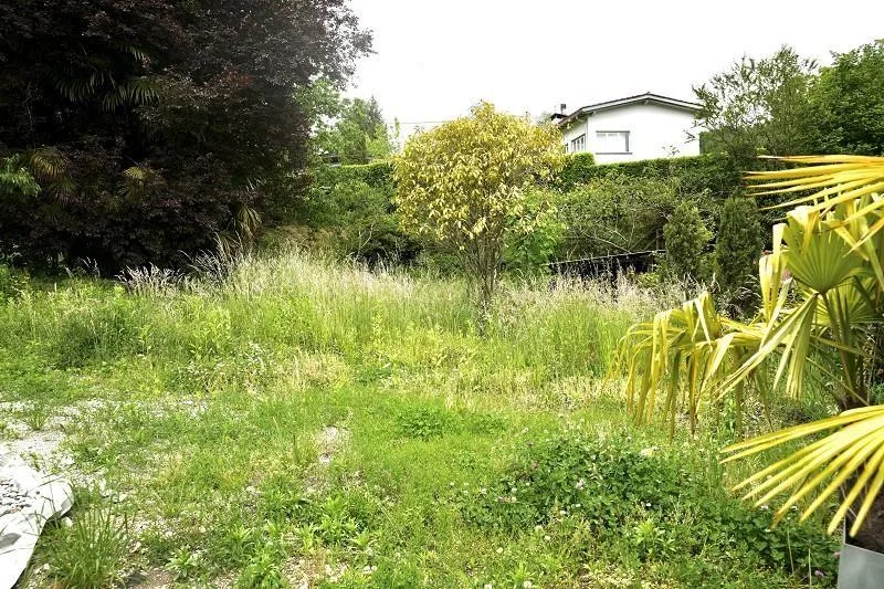 Bauland von 570 m2 an ruhiger, sonniger Aussichtslage / terreno edi...