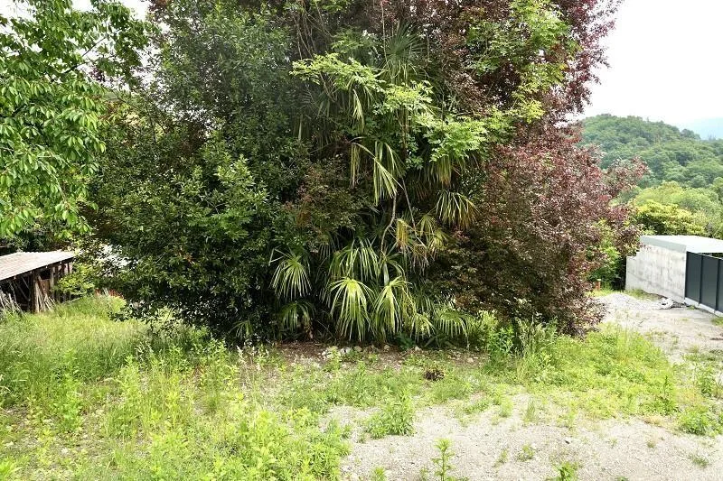Bauland von 570 m2 an ruhiger, sonniger Aussichtslage / terreno edi...