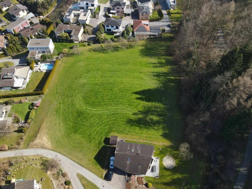 Zentrumsnahes Baugrundstück mit total 6'055 m2 in ruhiger Wohnzone
