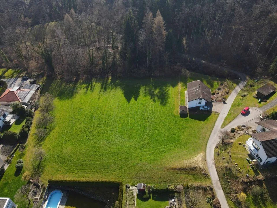 Zentrumsnahes Baugrundstück mit total 6'055 m2 in ruhiger Wohnzone