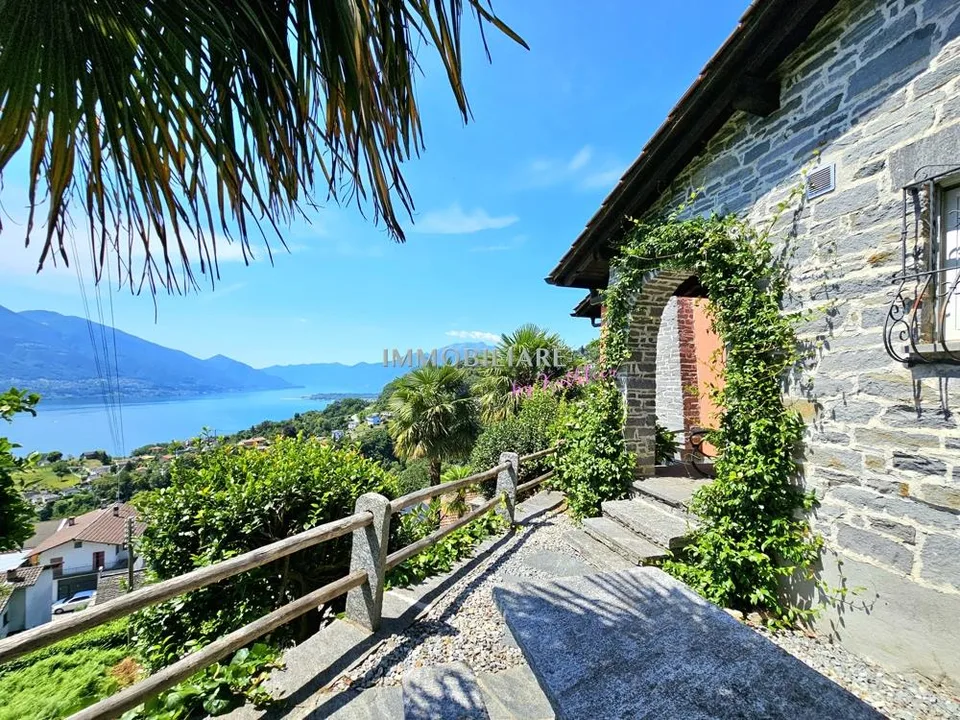 Ferienhaus mit Weitblick  in sonniger, ruhiger Lage und Baulandreserve