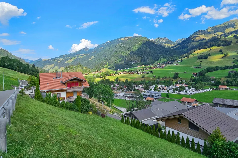 Neubau 5½ bis 6½ Zimmer Einfamilienhaus an aussichtsreicher Hanglage