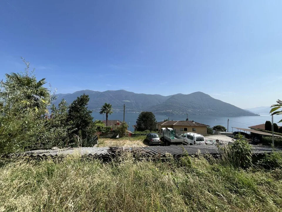 Bauland über dem Lago Maggiore