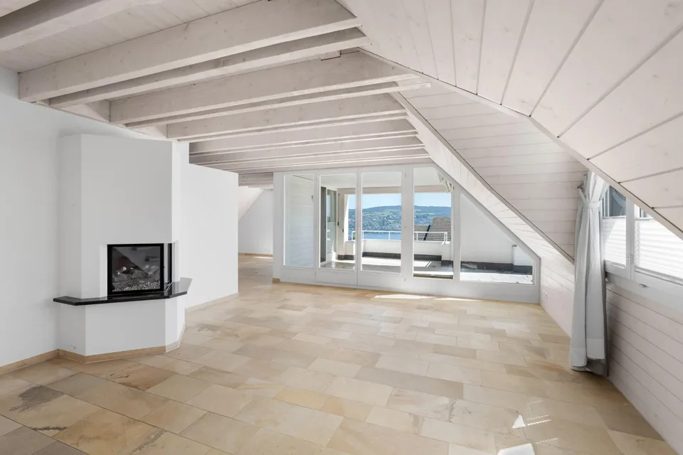 Traumhafte 4.5-Zimmer-Wohnung mit Seeblick in Oberrieden
