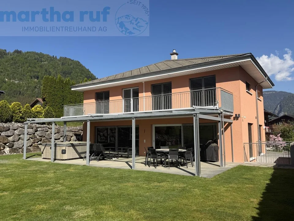Traumhaus mit Bergsicht, grosser Terrasse und Doppelgarage