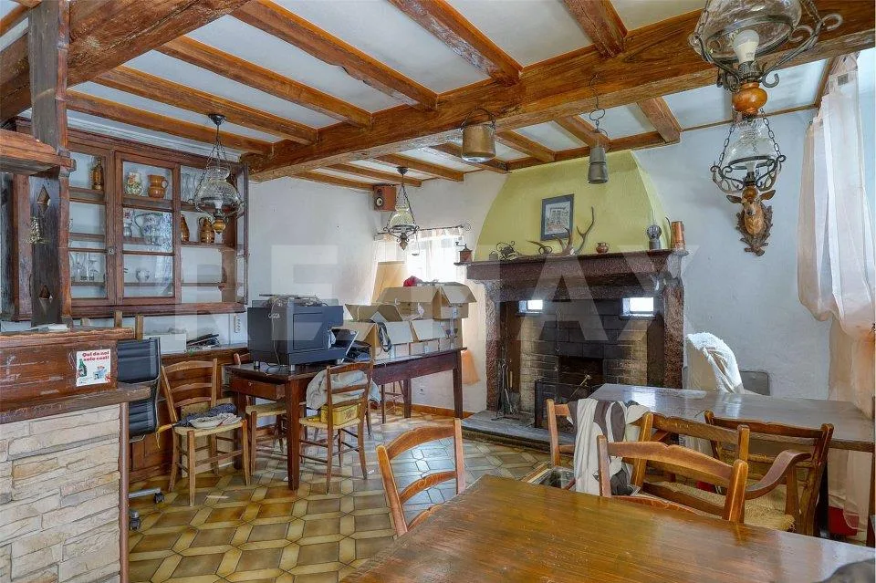 Tre appartamenti e un’antica osteria, tra eleganza storica e calore