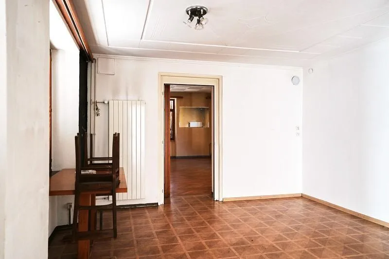 7-Zimmer-Haus an zentraler Lage / casa di 7 locali centrale