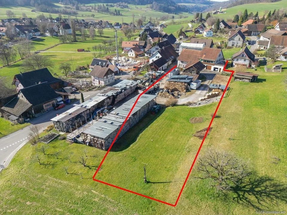 Zwei Wohnhäuser und Baulandreserve