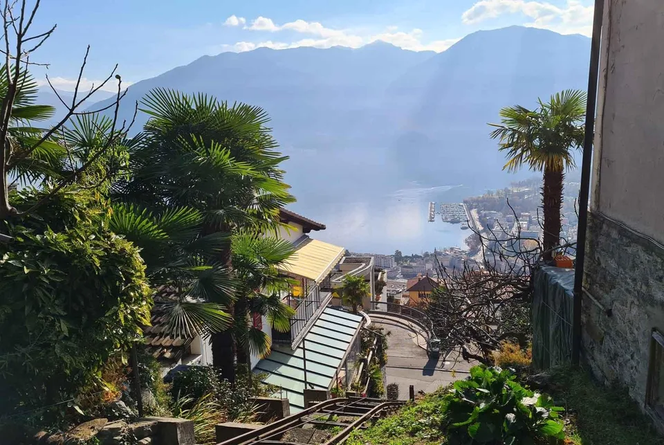 AFFARE - AMPIO TERRENO EDIFICABILE CON VISTA LAGO A LOCARNO