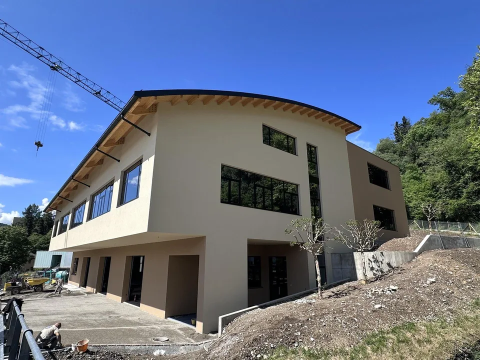 NUOVISSIMO STABILE COMMERCIALE DI 2670 MQ A VACALLO