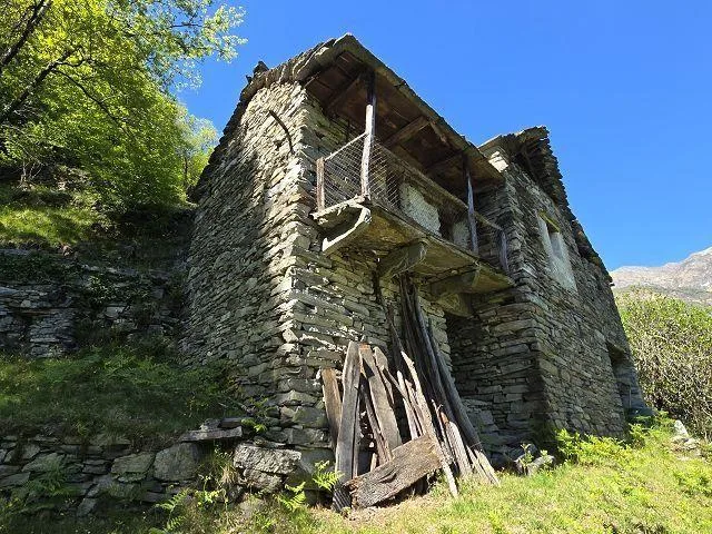 4 stalle da rinnovare con grante terreno, vista lago, in una posizi... – Foto 18 von 27