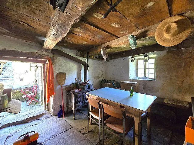 4 stalel da rinnovare con grante terreno, vista lago, in una posizi... – Foto 10 von 27