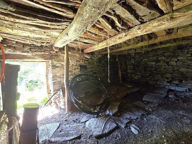 4 stalel da rinnovare con grante terreno, vista lago, in una posizi... – Foto 8 von 27