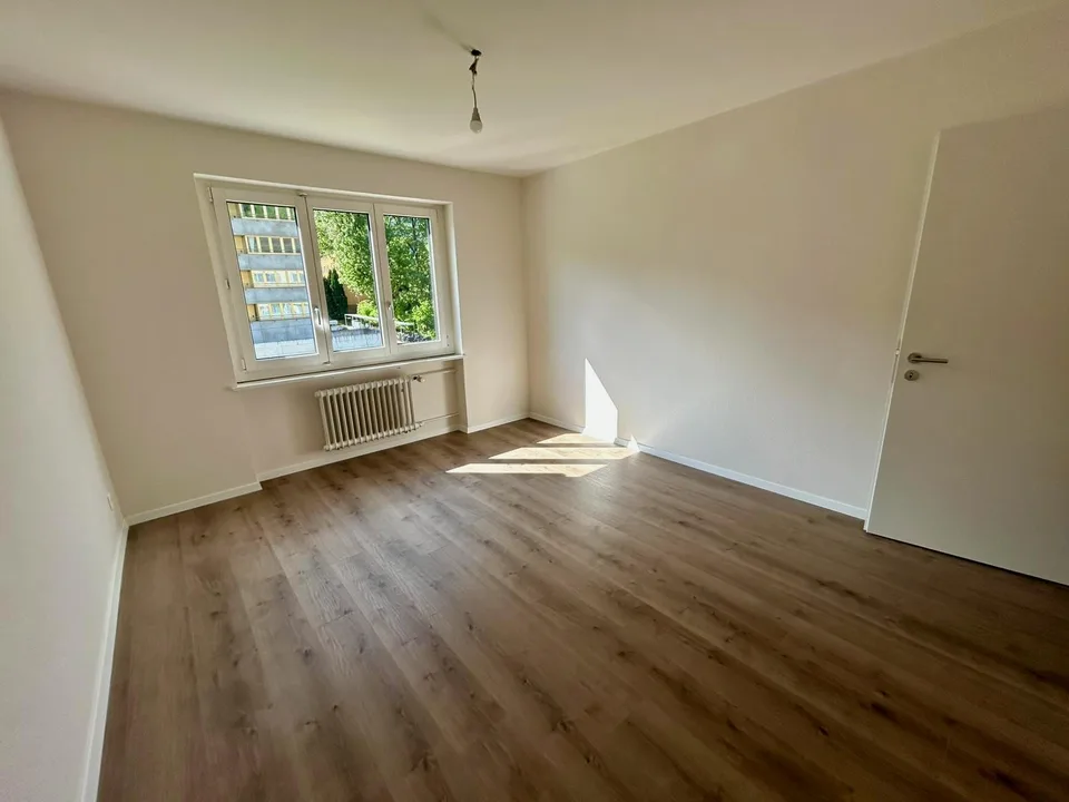 Erstbezug nach Kernsanierung: 3.5-Zimmer-Wohnung mit neuer V-ZUG Küche – foto 10 di 11
