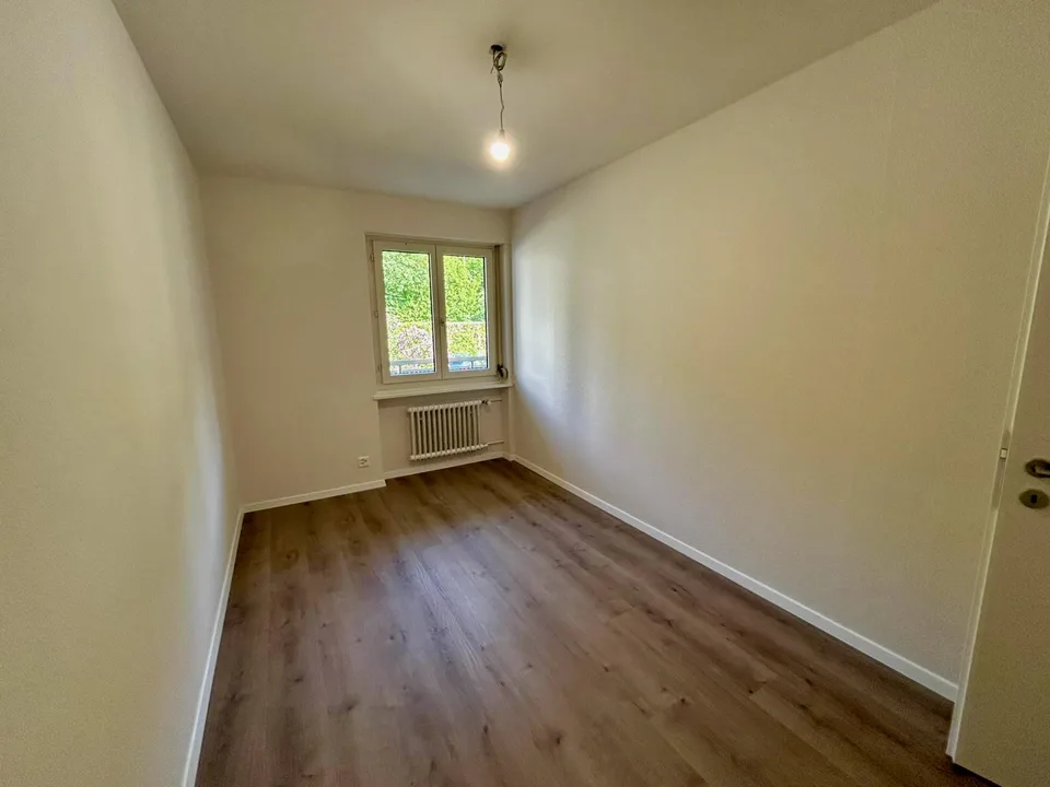 Erstbezug nach Kernsanierung: 3.5-Zimmer-Wohnung mit neuer V-ZUG Küche – foto 9 di 11