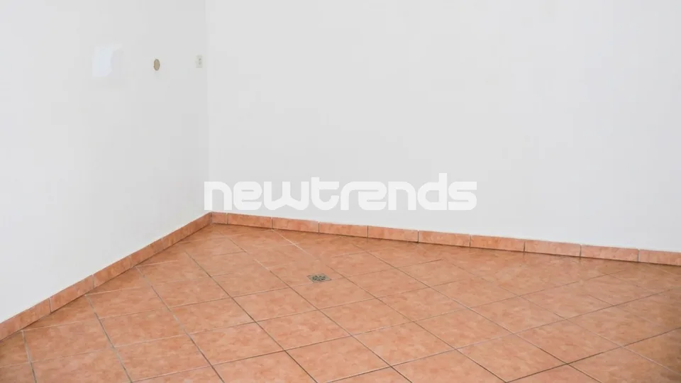 Vorherrschende 5.5-Zimmer-Villa mit Garten und 2 überdachten Parkplätzen – Foto 9 von 16