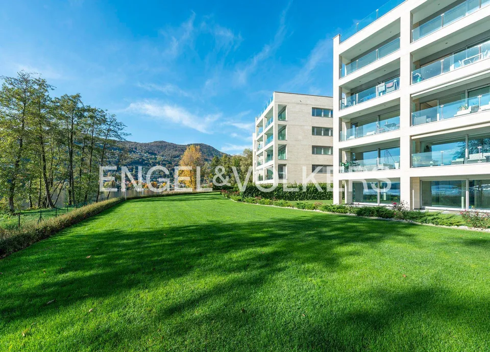 Prestigevolle Residenz direkt am See