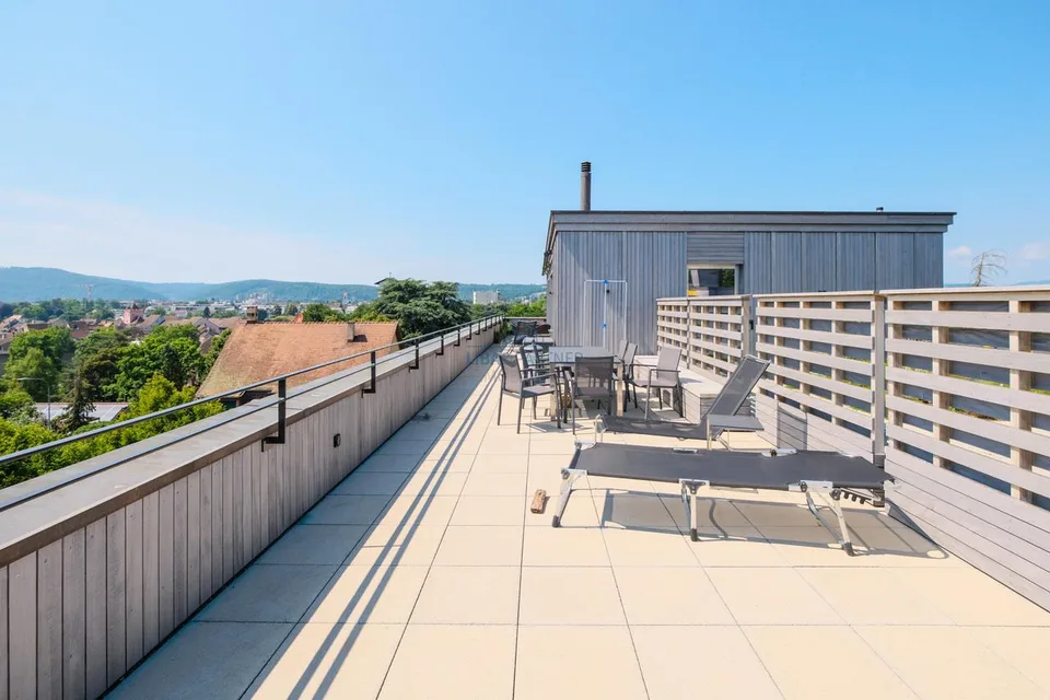 Attikawohnung mit Stil, grosser Terrasse und weiter Aussicht