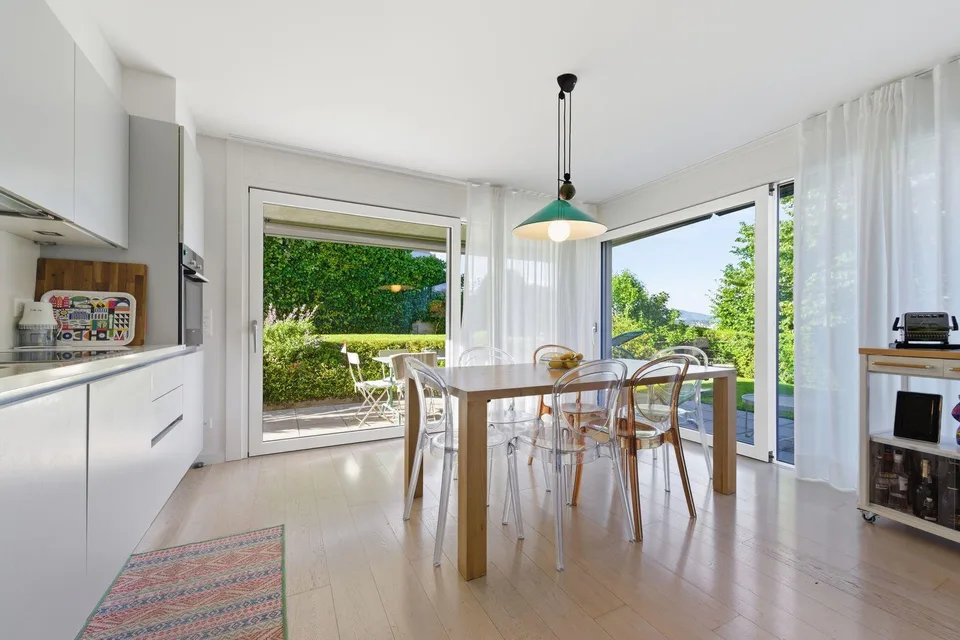 Moderno e accogliente con grande giardino privato | Modern and welc...