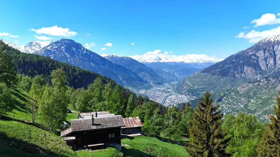 Alpenhüttenfeeling mit spektakulärer Aussicht in der Aletschregion
