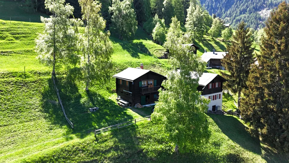 Alpenhüttenfeeling mit spektakulärer Aussicht in der Aletschregion