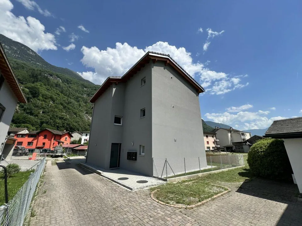 Mehrfamilienhaus mit 5 Wohnungen à 2,5 Zimmer