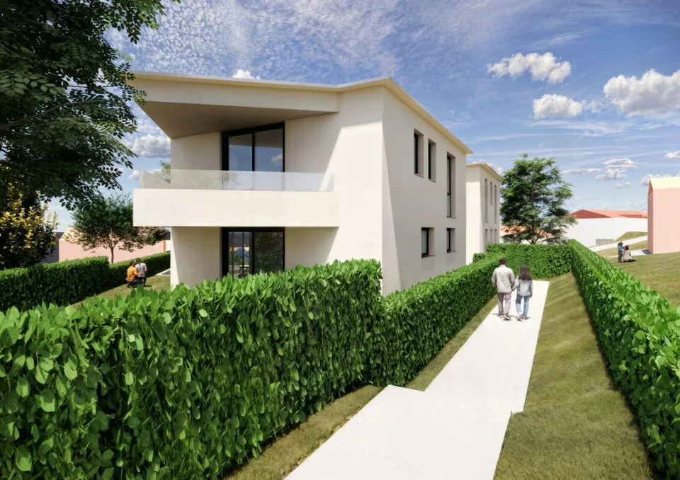 AGRA - IN NUOVA RESIDENZA 4.5 LOCALI CON GIARDINO