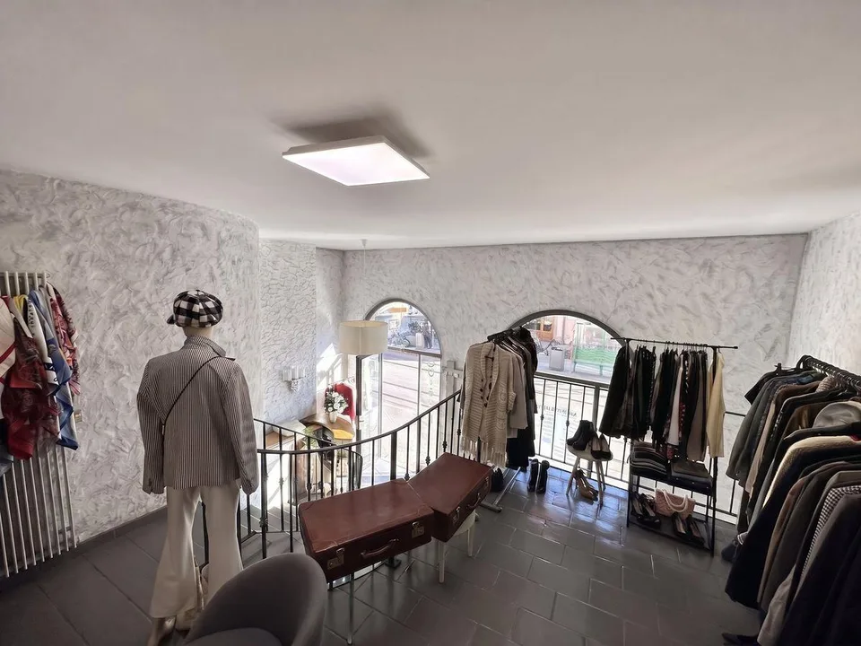 Carouge centre - Arcade commerciale de 111 m² sur trois niveaux