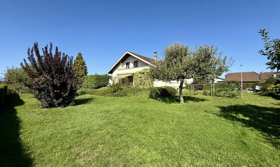 Grande maison familiale dans un quartier résidentiel !